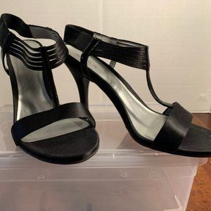 Kenneth Cole Reaction Black Satin Heels